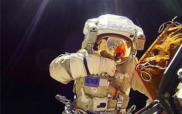 Можно ли с плохим зрением стать космонавтом и какими видят пилоты космического корабля  звезды? - Оптика Регион